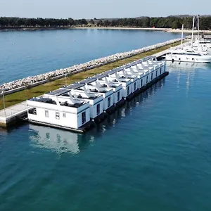 The Sea Novigrad - Bootshaus Floating Sea House , Novigrad Istria Croazia